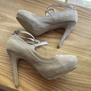 Nude penny loves Kenny heels , I’m perfect condition never work just tried on